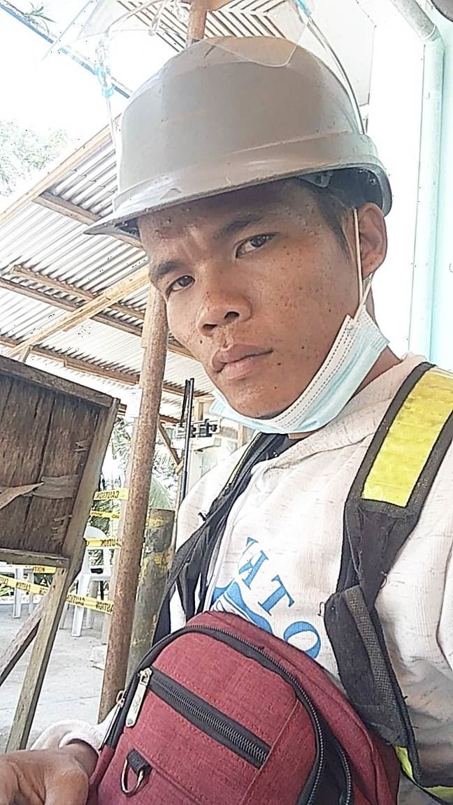 man shocked to find knife stuck in chest for over 14 months