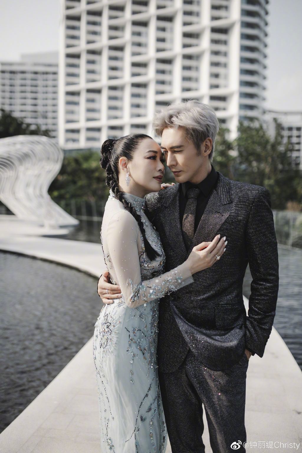 💍结婚5周年重游相识地方❤️钟丽缇：希望我们更加甜蜜【多图】