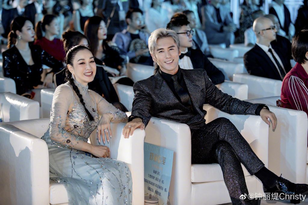 💍结婚5周年重游相识地方❤️钟丽缇：希望我们更加甜蜜【多图】