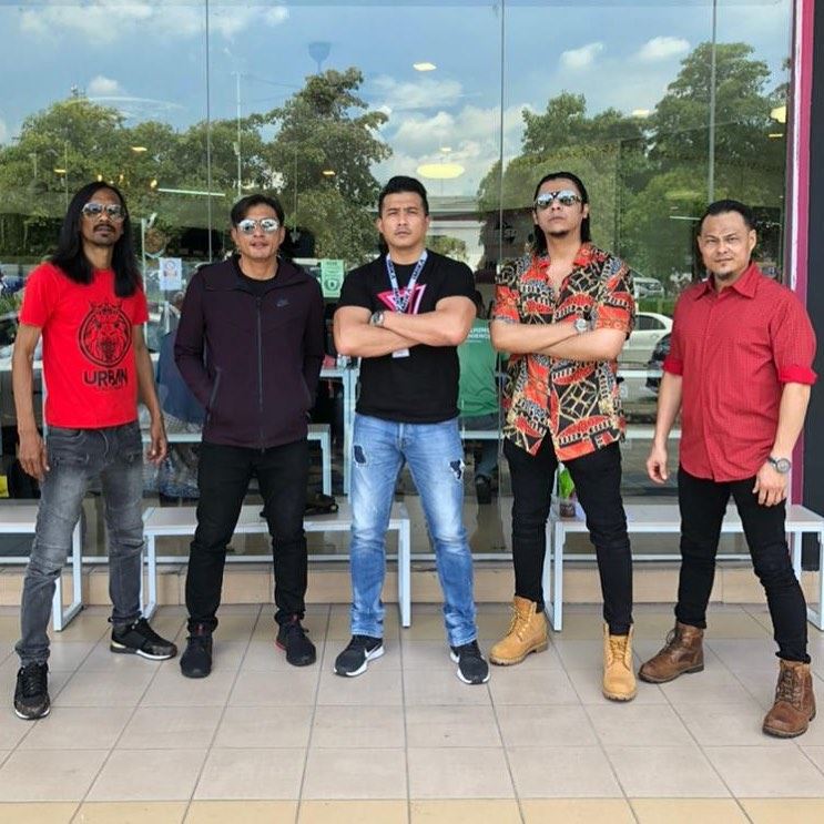 kongsi foto bersama, peminat harap comeback filem ‘kl gangster’