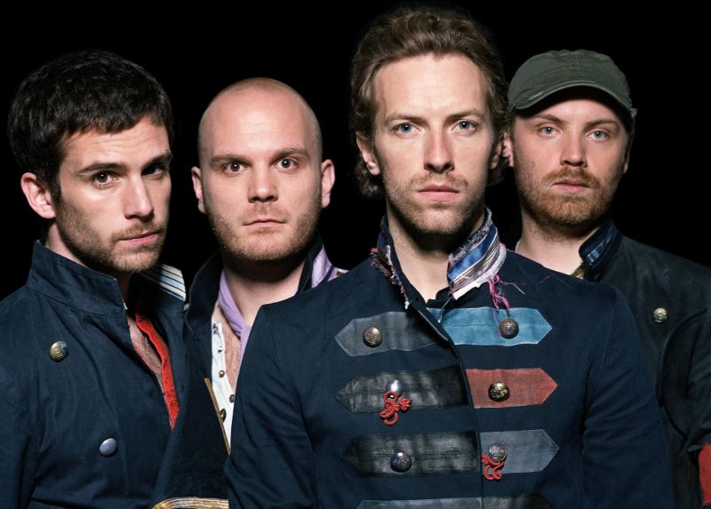 coldplay taja mesin perangkap sampah ‘interceptor 005’ bersihkan sungai di malaysia