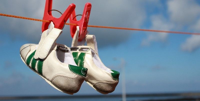 this is how you remove odour from stinky shoes!