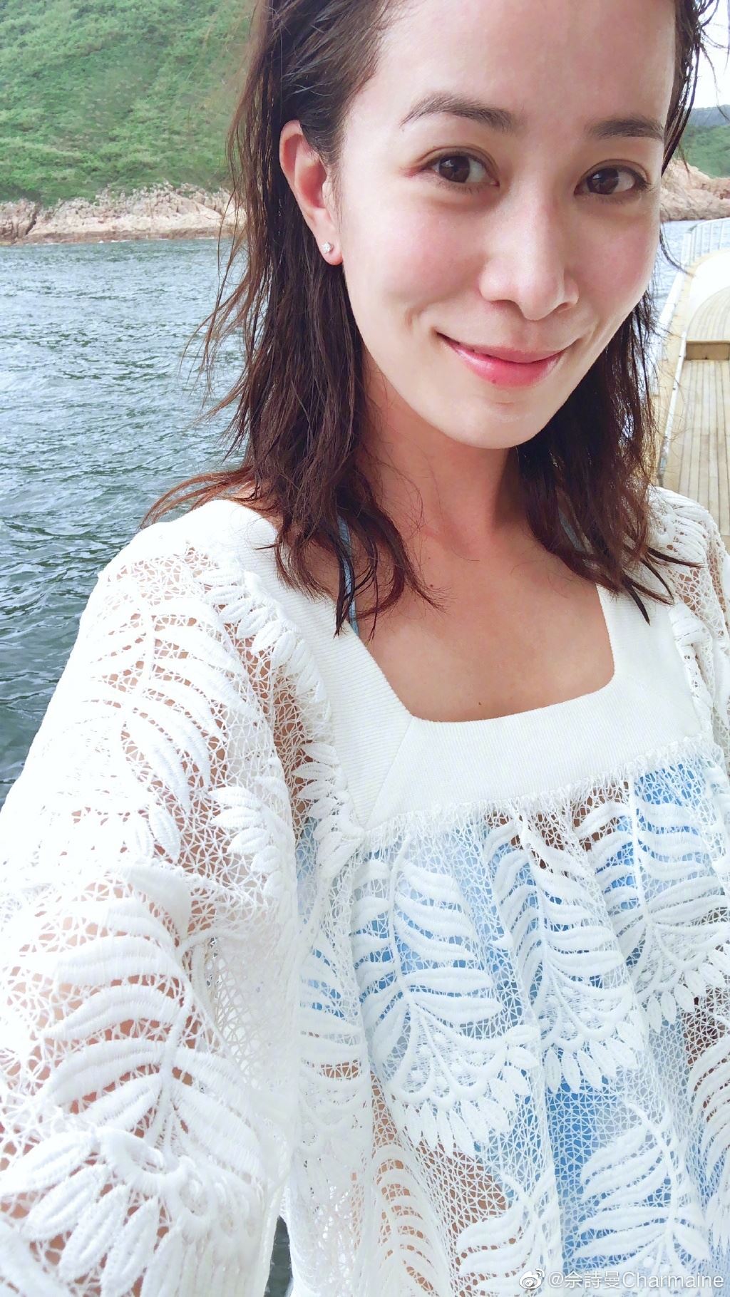 【多图】佘诗曼晒出10年的12张自拍照❗️获激赞冻龄女神❤️