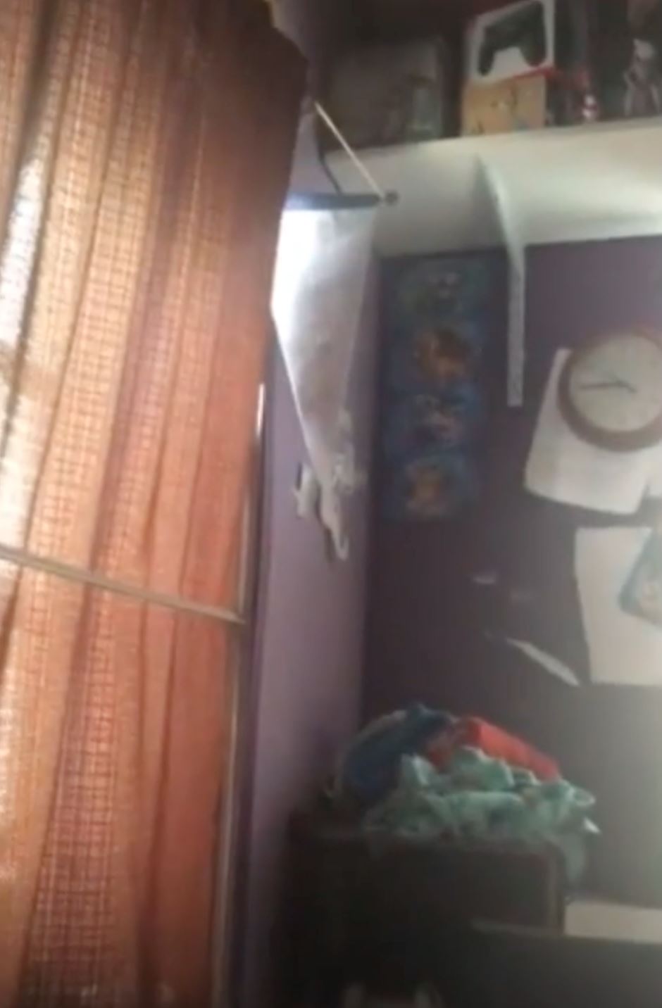 sibuk rakam video, individu terpaku terdengar ‘tangisan’ ketika bersendirian di rumah