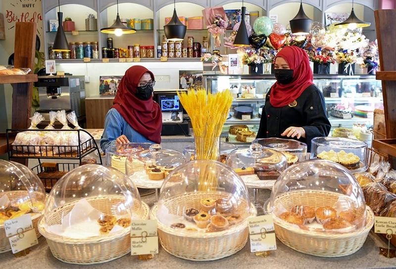 google malaysia and astro awani join forces to help micro smes thrive in the digital sphere