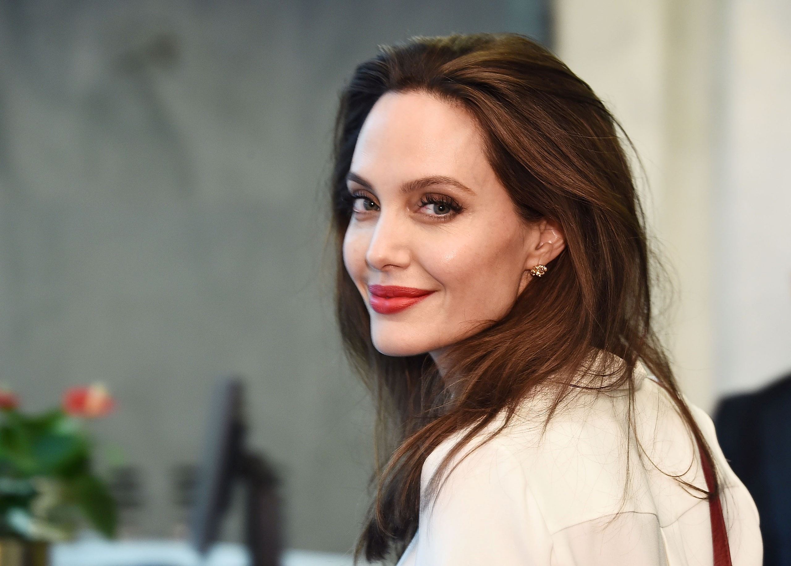 minat budaya ‘k-pop’, angelina jolie impi berlakon karya dari korea