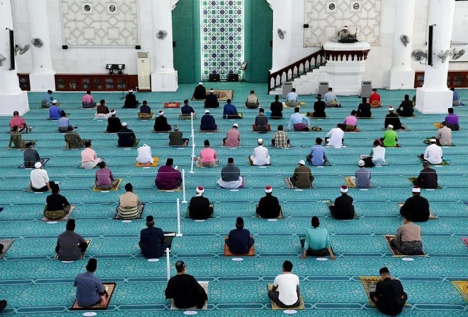pulau pinang benar solat sunat aidilfitri di masjid, surau