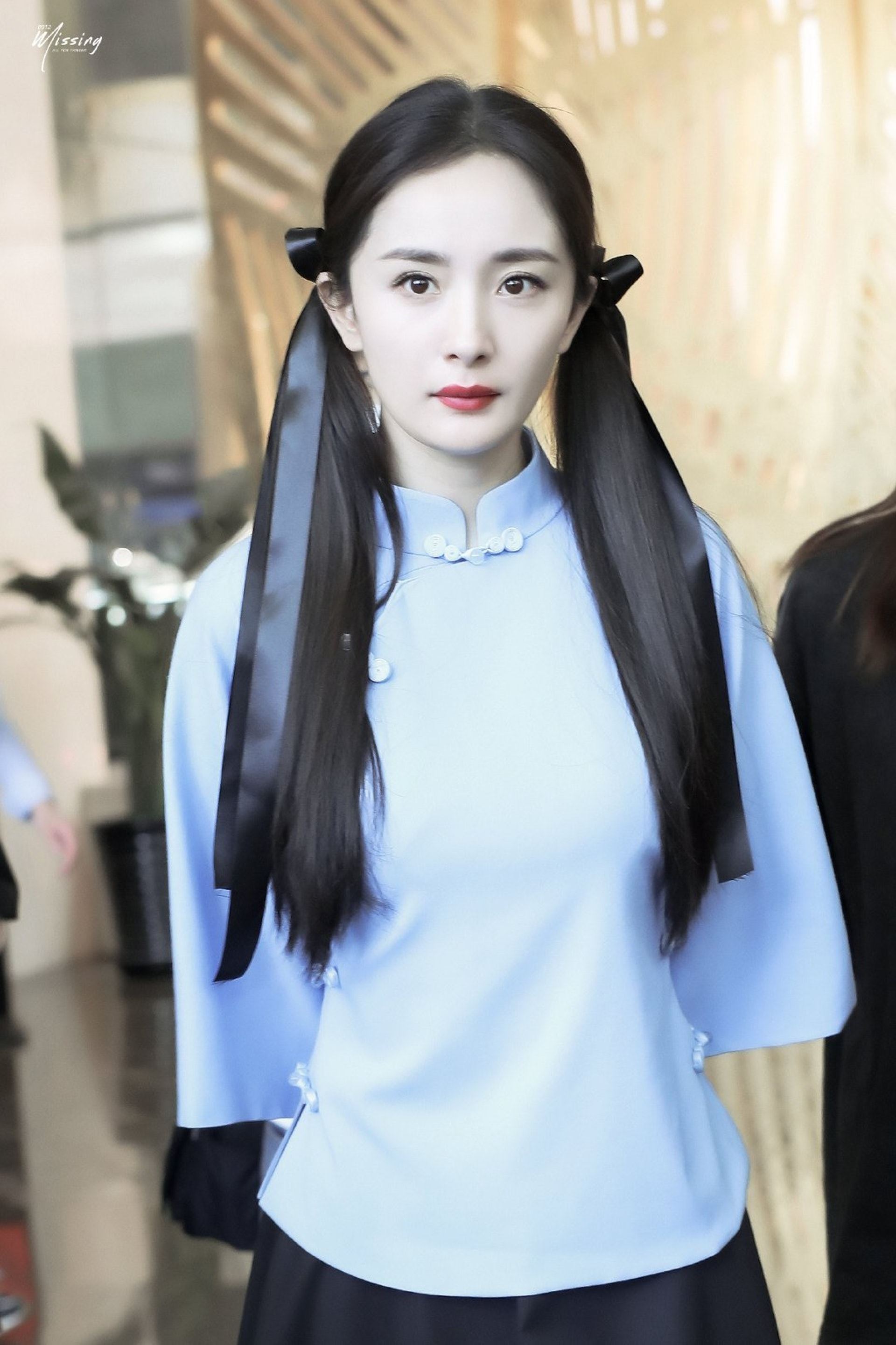 【多图】杨幂穿上校服尽显葫芦身材❗️迷死人🔥