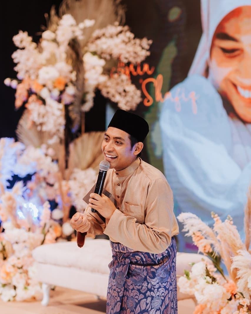 lajunya! haniff hamzah kongsi cara lipat kain samping dalam 15 saat