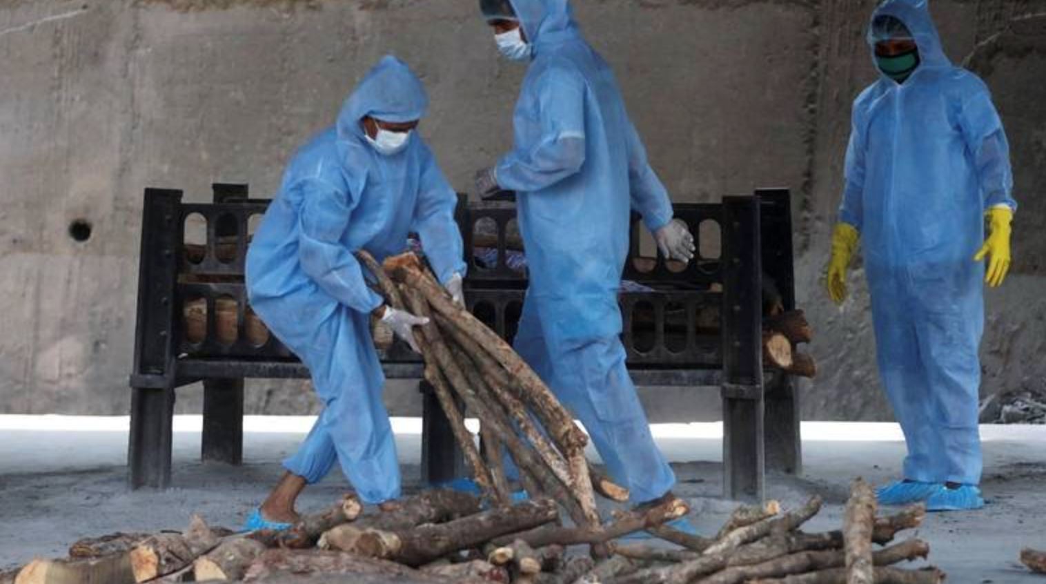 76-year-old covid-19 positive woman declared dead wakes up minutes before cremation!