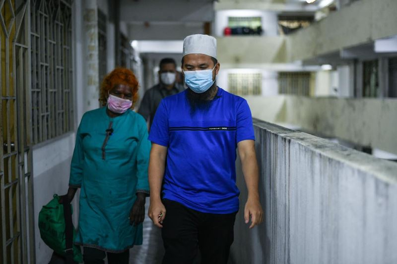 ebit lew gets home for homeless woman who sleeps under a tree for 14 years