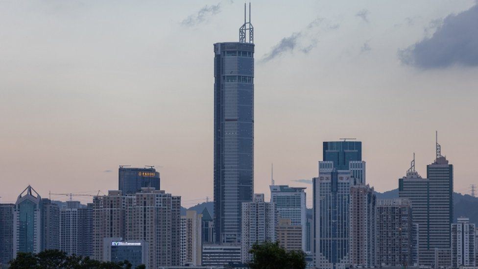 hundreds flee as skyscraper in china begins to sway and shake