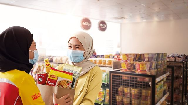 fuyoo…sekarang korang dah boleh beli beberapa barangan dapur asas sambil isi minyak di shell!