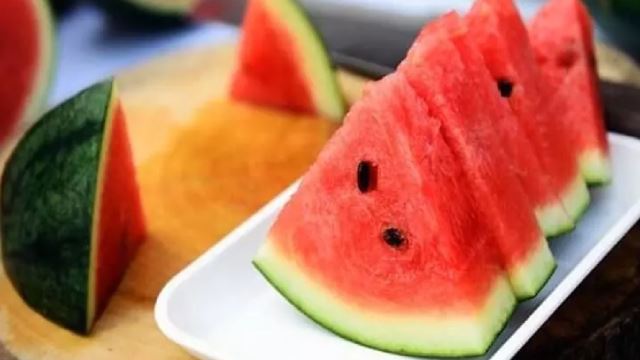 buah tembikai cepat busuk? ini cara simpan buah dengan betul