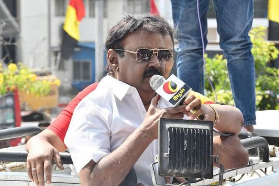 captain vijayakanth admitted in hospital 