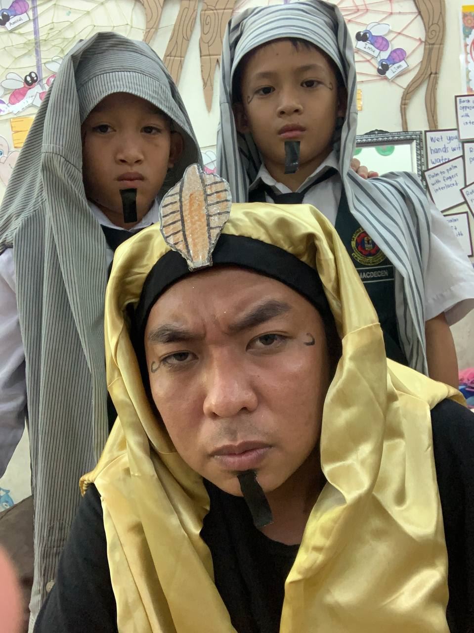 “peduli apa?” cikgu di sarawak ni bertarung dengan pelbagai kesukaran demi mendidik kanak-kanak di pedalaman