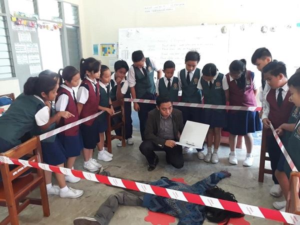 cikgu nazmi shows educators can teach anywhere, even students in the rural areas!