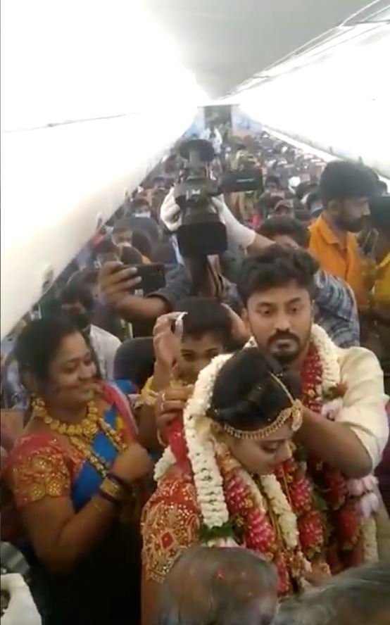 pengantin india anjur majlis perkahwinan dalam pesawat, mahu elak sekatan covid-19