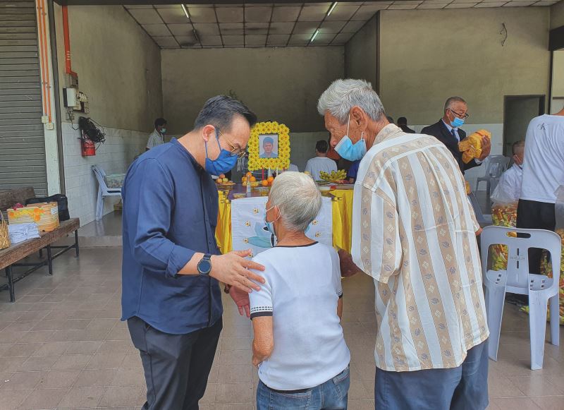 man in penang committs suicide due to financial stress, leaving his parents behind