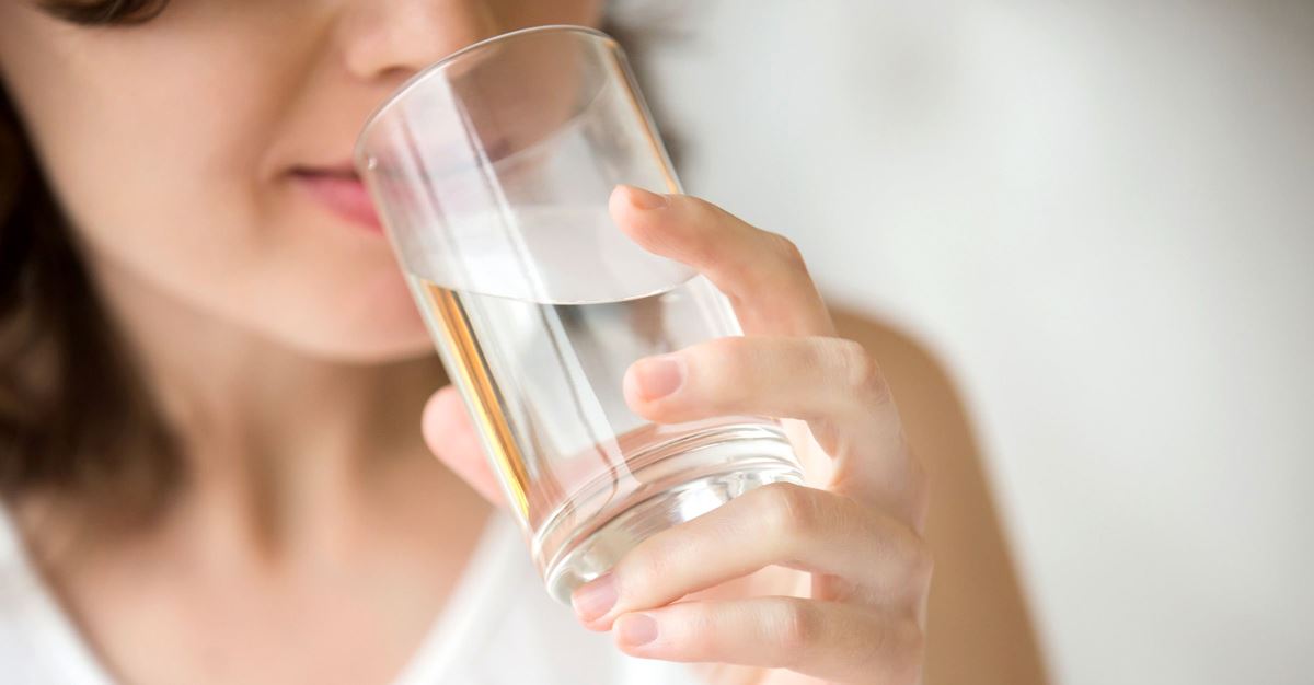 nak awet muda? mulakan pagi anda dengan minum air kosong