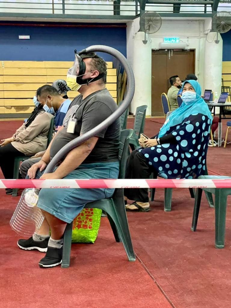foreigner in msia goes viral after wearing diy mask to get vaccine