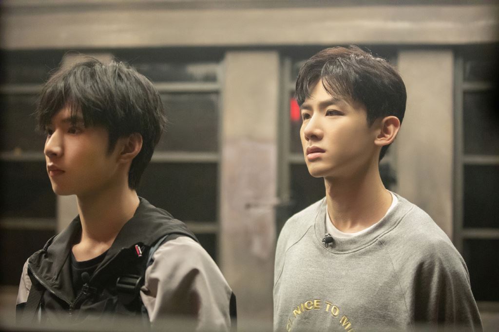 【影片】《密室大逃脱》白敬亭超神❗️竟然拗手扮「空心人」躲过攻击🔥