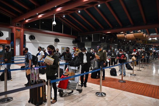 tempoh kuarantin di indonesia dikurangkan, hanya 3 hari sahaja kuarantin untuk pelancong asing