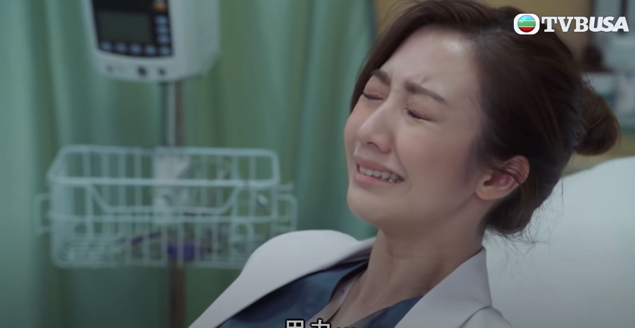 【影片】《星空下的仁医》何依婷双腿没知觉爆哭❗️演技获网友赞赏❤️