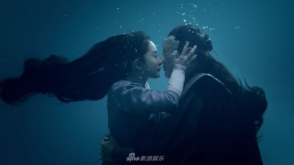 【影片】《斛珠夫人》最新海报预告公开❗️杨幂、陈伟霆缱绻缠绵❤️