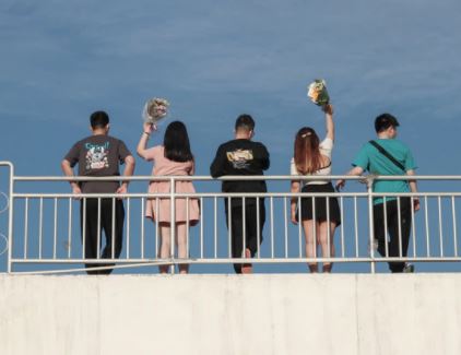 生活上遇到这3种朋友，长期交往会完全拖垮你！