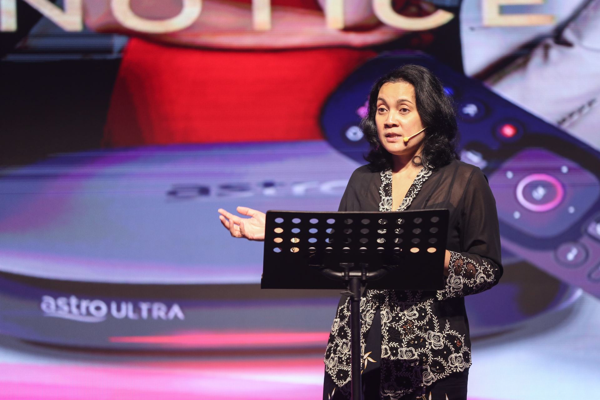 this is what we've been waiting for! netflix is now on astro!