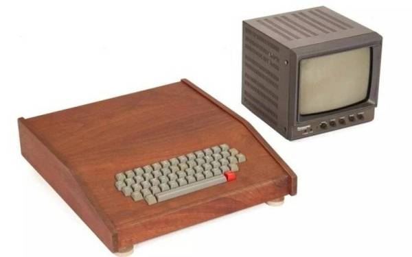 masih berfungsi dengan baik, komputer apple-1 dilelong rm1.6 juta