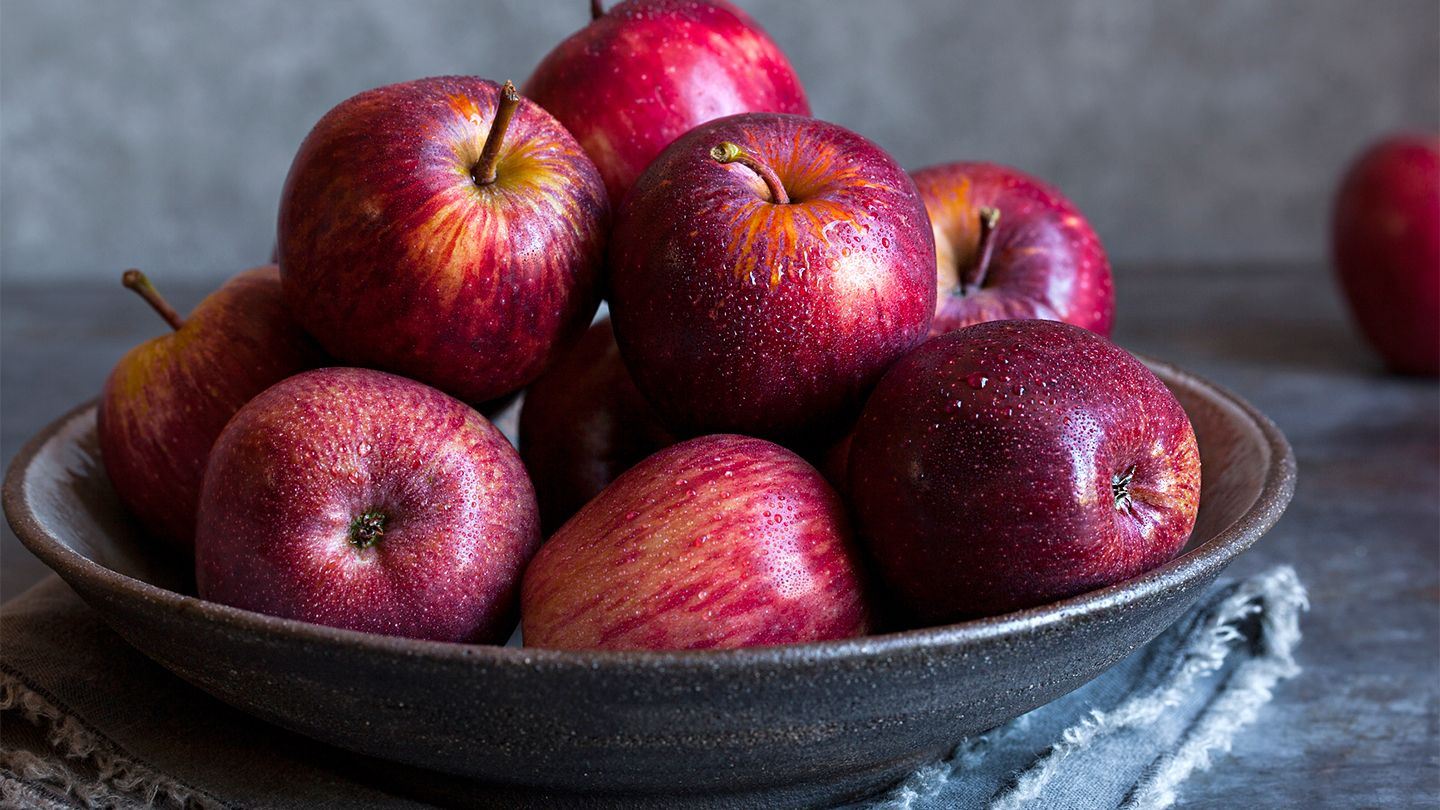 are apples weight-loss friendly or fattening? here’s the truth!
