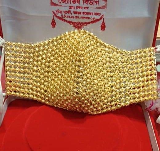 pelitup muka milik ahli perniagaan ini sama harga sebuah rumah