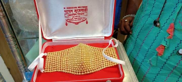 pelitup muka milik ahli perniagaan ini sama harga sebuah rumah