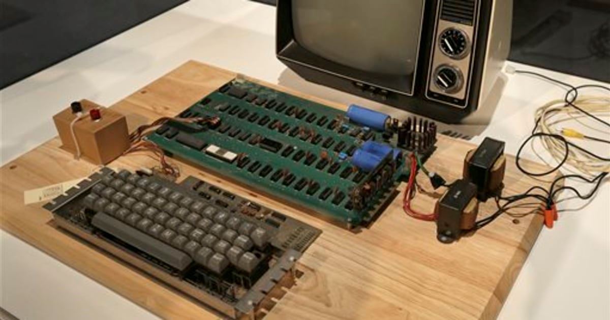 rare apple-1 computer built by steve jobs & steve wozniak sold for rm1.6 million