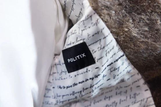 baju kot pertama di dunia dihasilkan daripada bulu misai 