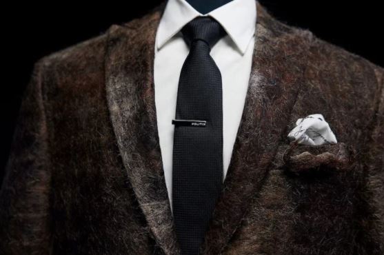 baju kot pertama di dunia dihasilkan daripada bulu misai 