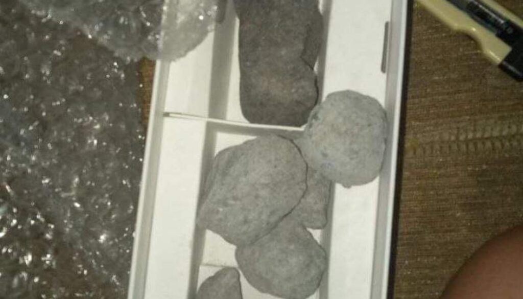 terima bungkusan batu, hasrat wanita mahu memiliki telefon bimbit musnah