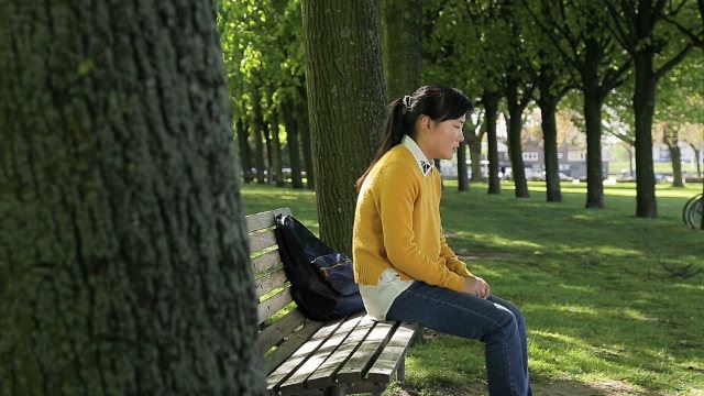 如果你有这8个表现，说明你内心极度自卑！