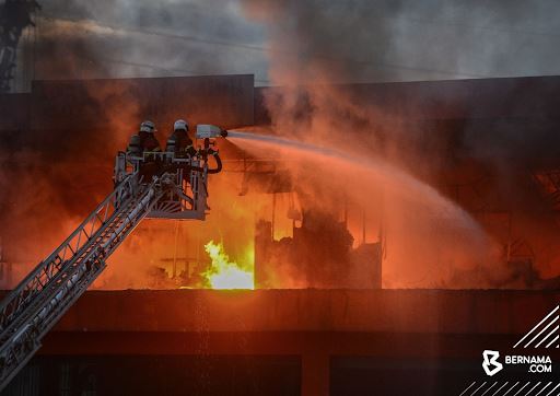 workshop in taman segambut destroyed by fire