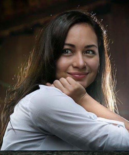 maya karin mengaku didekati ramai lelaki, namun lebih selesa hidup single
