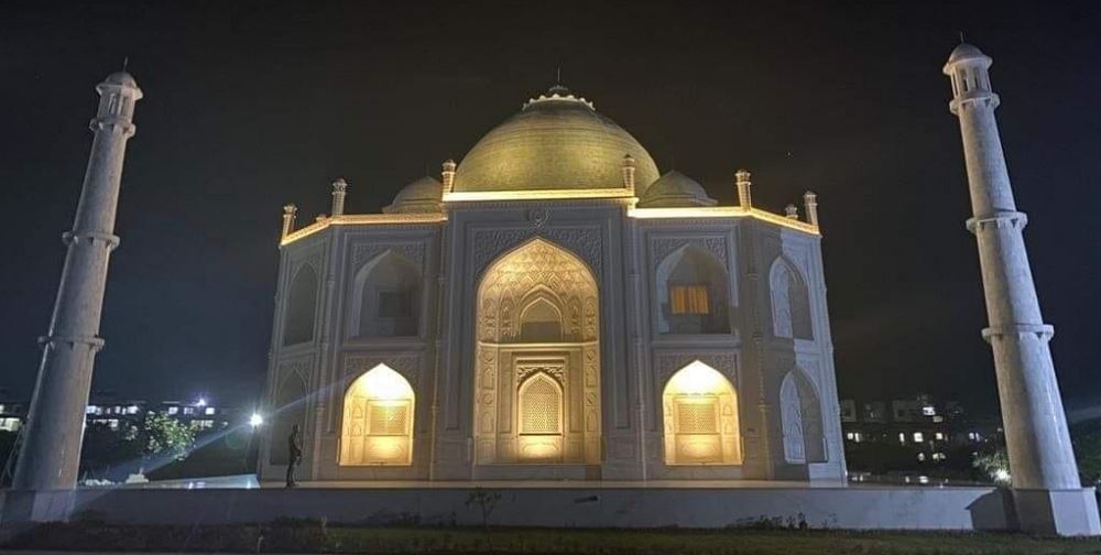 teacher builds his own version of taj mahal and dedicated it to his wife