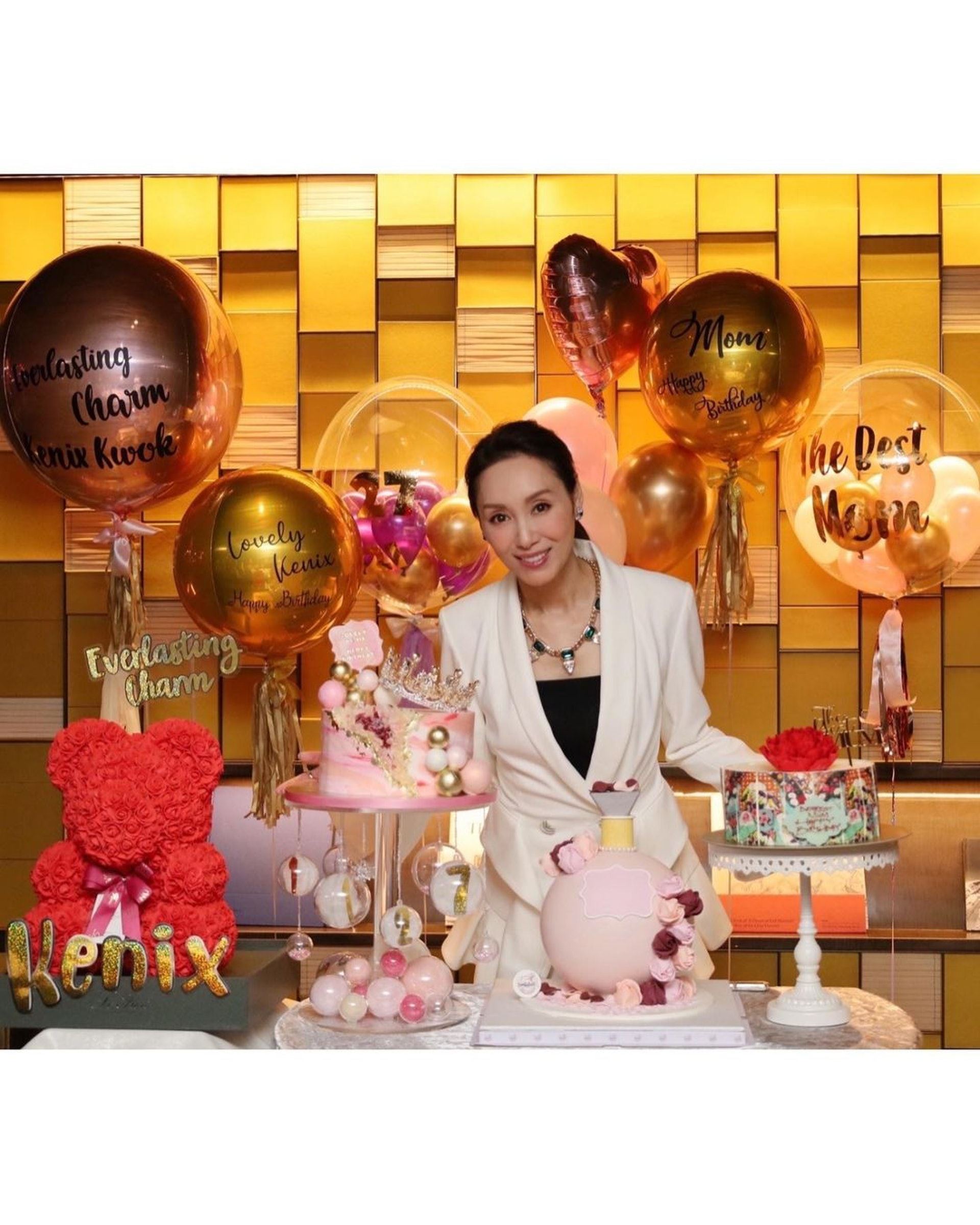 郭可盈庆祝52岁生日❗️一家三口好sweet🎂