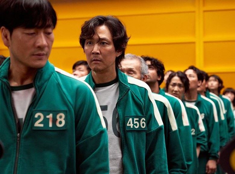 《鱿鱼游戏》谭俊彦和炎明熹神还原「一二三木头人」好搞笑😂