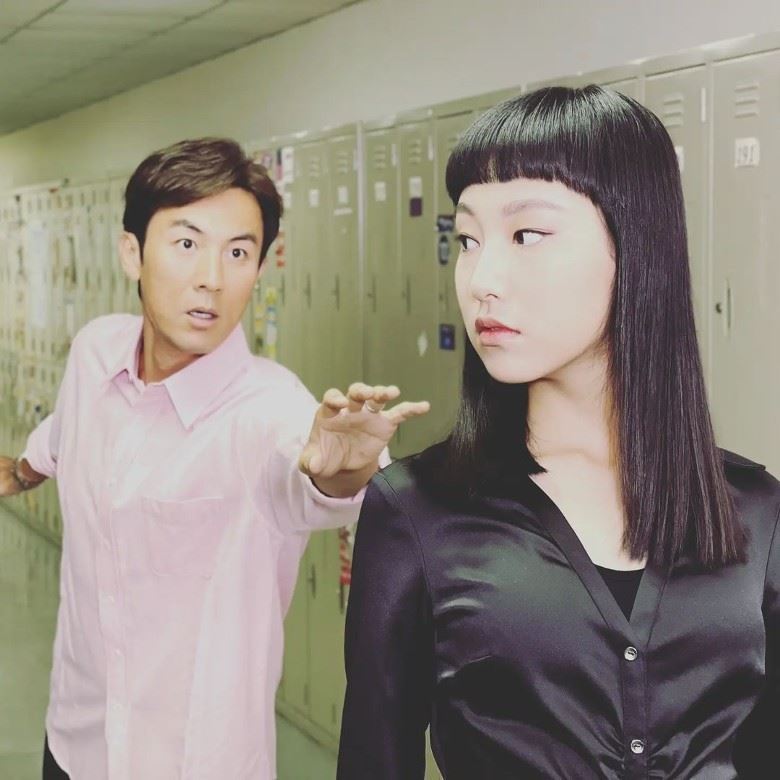 《鱿鱼游戏》谭俊彦和炎明熹神还原「一二三木头人」好搞笑😂