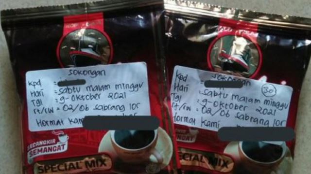 paket kopi sebagai gantian kad kahwin