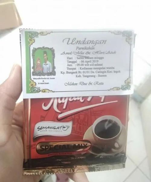 paket kopi sebagai gantian kad kahwin