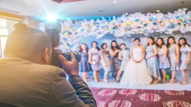 bengang tak dapat rehat sepanjang majlis berlangsung, jurugambar ini hapus semua foto pengantin 