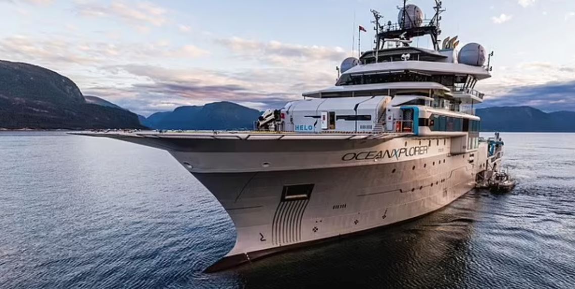 ‘purpleback’ sotong gergasi punyai saiz lebih besar daripada badan manusia ditemui di laut merah